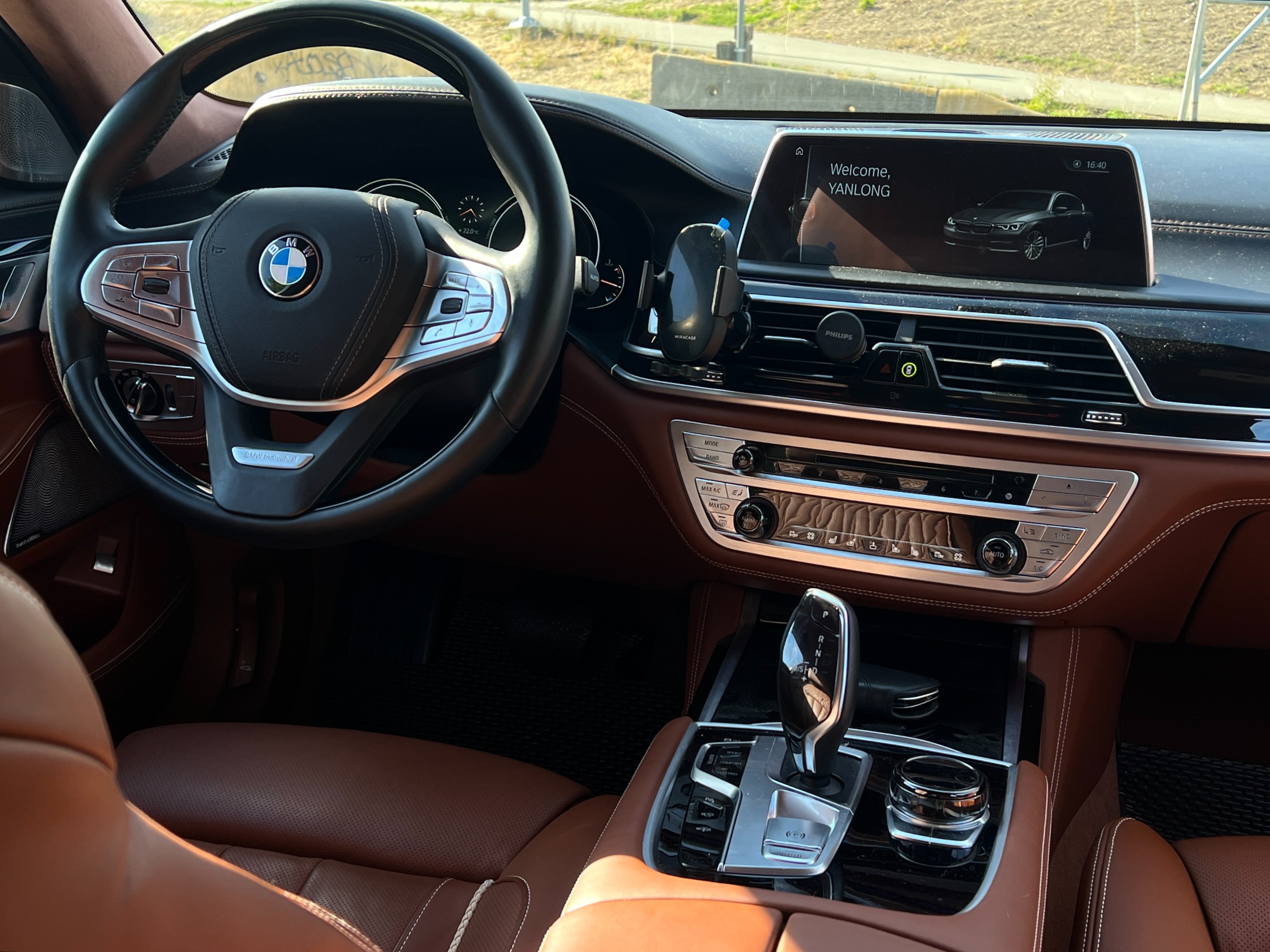 2016 BMW 750Li xdrive | No accident | BC Local | One owner - Image 11